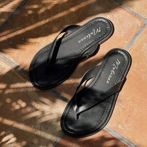 Matisse Leo Thong Sandal in black